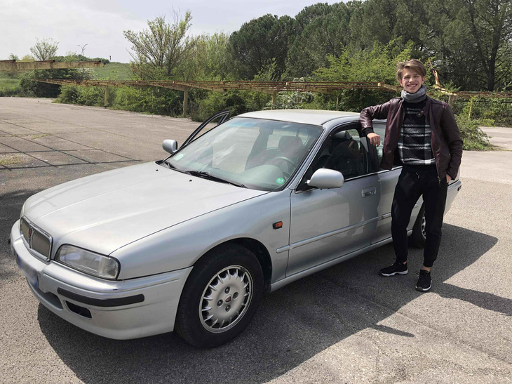 眼科医師が長年乗っていた「ローバー600」は、彼の義父のもとにある。ただし近い将来、息子（写真）の運転免許取得後第1号車として舞い戻ってきそうだ。