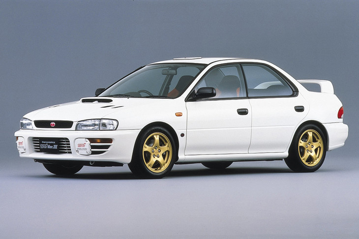 最高出力280PSを達成した、1996年9月登場の「インプレッサWRX STiバージョンIII」。280PSというのは当時の各自動車メーカーが示し合わせた“自主規制値”だった。