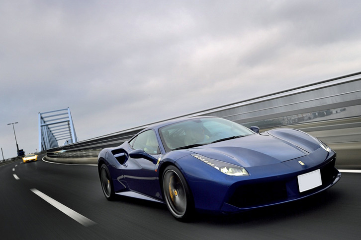 
	流し撮り名人による、「488GTB」の雄姿。（写真＝池之平昌信）
	