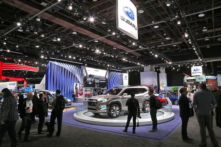 スバルブースの様子。