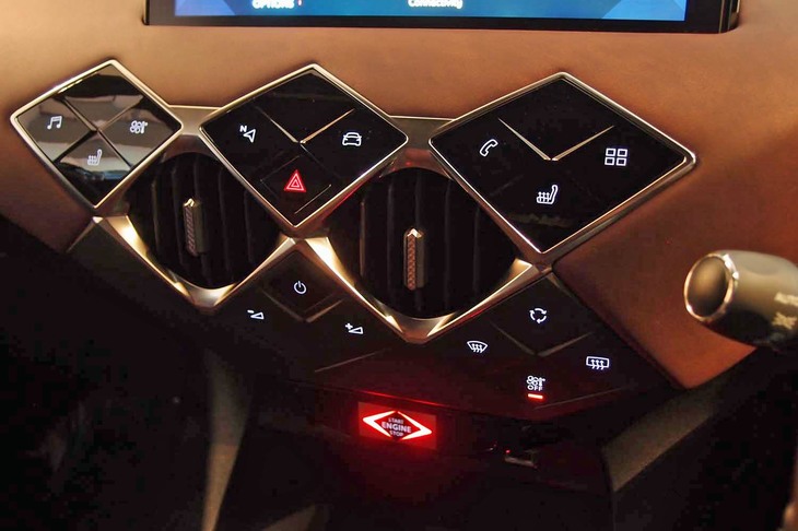 DS 3クロスバック（インストゥルメントパネル）