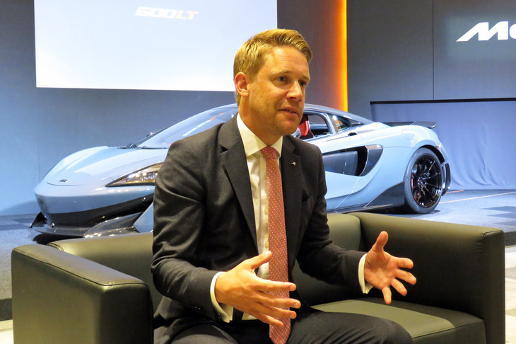 テストドライバーとして「720S」や「セナ」などの開発も監修してきたロング氏。今回の「600LT」を、「マクラーレンで最も高揚感が得られるエキサイティングなクルマ」と評した。