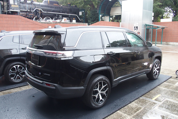 ボディーサイズは全長×全幅×全高＝4770×1860×1730mm、ホイールベースは2780mmとなる。