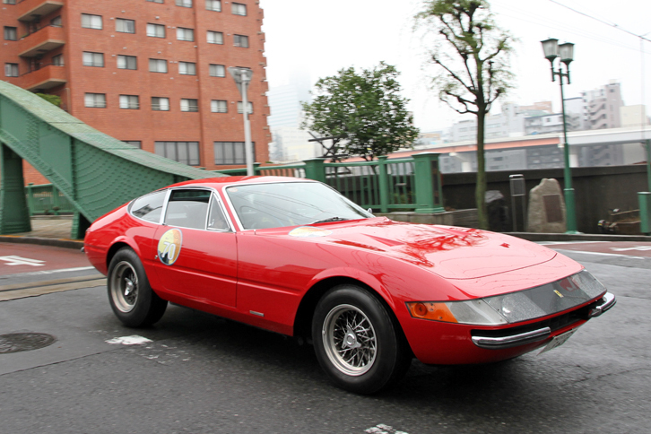 1969年「フェラーリ365GTB/4」。プレキシガラスのヘッドライトカバーが付いた、通称デイトナの初期型。