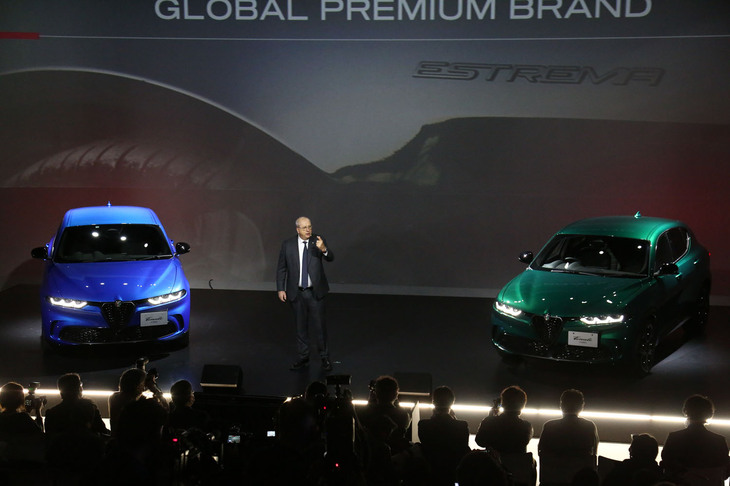 「アルファ・ロメオ・トナーレ」の発表イベントに登壇したアルファ・ロメオのCEOジャン＝フィリップ・インパラ―ト氏。このイベントのために来日したという。