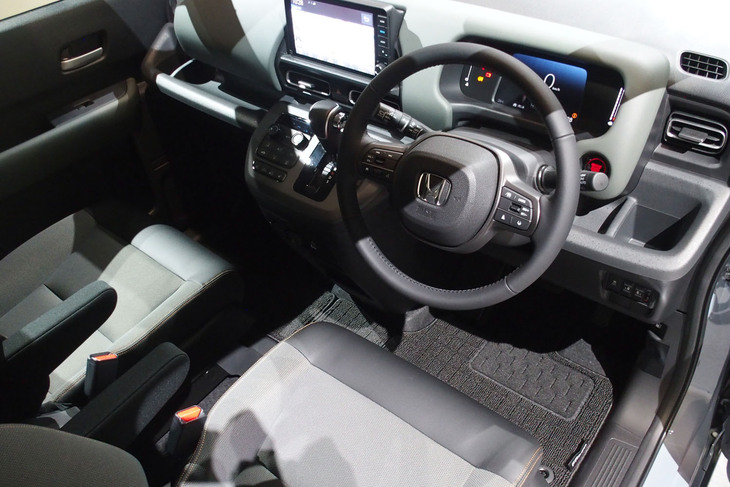 ホンダ・フリード クロスター（インストゥルメントパネル）