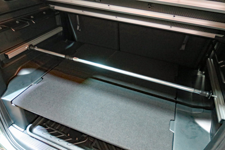 ホンダ・フリード＋ ハイブリッド クロスター ホンダアクセス用品装着車（4WD）(スライドレール／クロスバー）