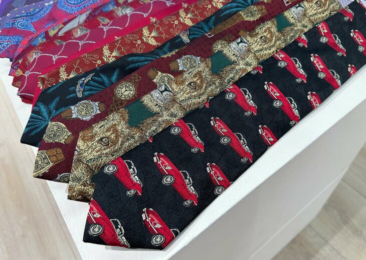 今回は2025年6月17日から20日までフィレンツェで開催された「ピッティ・イマージネ・ウオモ」の会場から、乗り物に関連するトピックを。これはカリフォルニアを本拠とするロバート・タルボットのブースで。