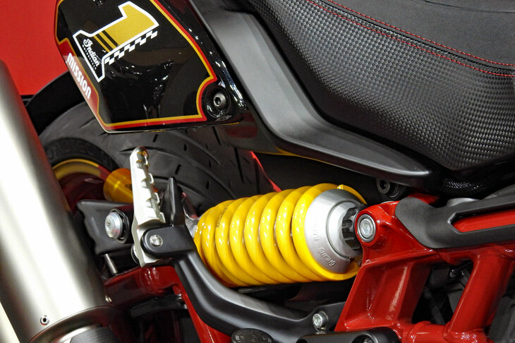 インディアンFTR×RSD Super Hooligan（スーパーフーリガン）