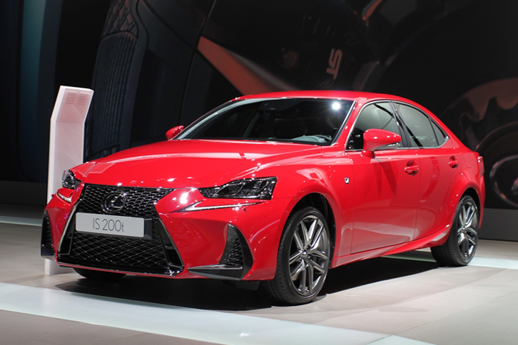 レクサスIS200t