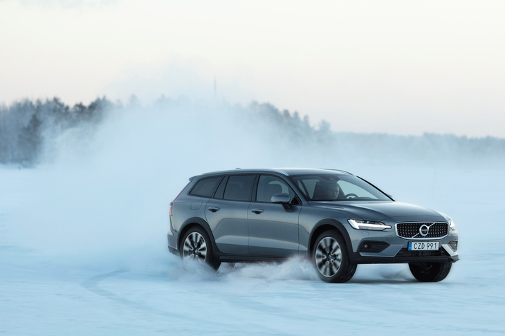 「ボルボV60クロスカントリー」の試乗は、ボスニア湾の奥に位置するスウェーデン・ルーレオの公道と、氷海に設けられた特設コースで行われた。