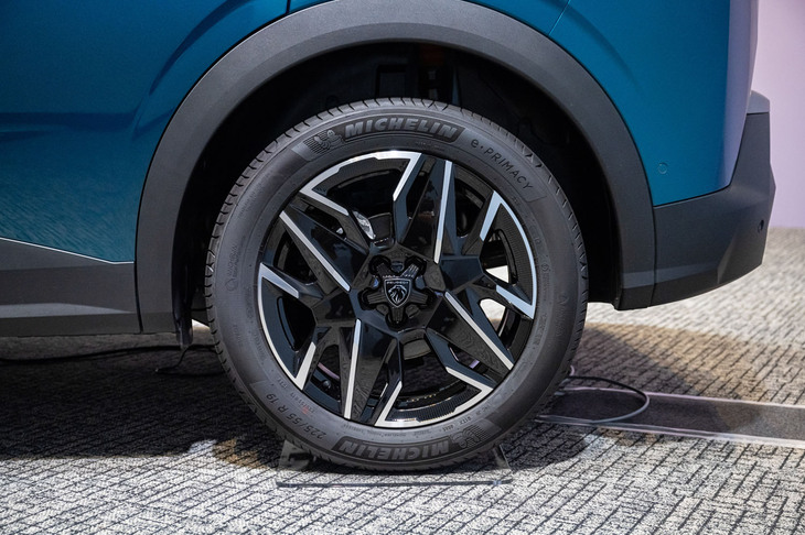 プジョー3008（リアホイール）