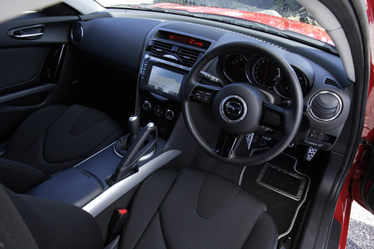 マツダrx 8 Type Rs Fr 6mt Type S Fr 6mt 試乗速報 マツダの親心が伝わる Webcg