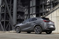 駆動用リチウムイオンバッテリーの容量は54.4kWh。満充電からの航続可能距離は367kmと公表されている（WLTCモード）。