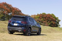 シャシーはグループ内でミドルサイズ以上に使われる「EMP2」。ボディーの全長は4500mmと売れ筋のカテゴリーだ。