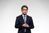 アジアなど海外での営業に従事してきた宮崎洋一副社長は、これまでの地域軸経営の成果を強調。同時に、地域課題に貢献する取り組みについても言及した。