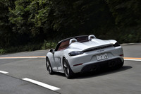 「718スパイダー」の燃費値は約9.1km/リッター（NEDC複合サイクル値）。今回の試乗では277.5km走行し、満タン法で6.2km/リッターだった。