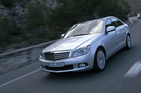 【スペック】全長×全幅×全高＝4585×1770×1445mm／ホイールベース＝2760mm／車重＝1550kg／駆動方式＝FR／2.5リッター V6DOHC24バルブ（204ps/6100rpm、25.0kgm/2900〜5500rpm）／価格＝568.0万円（写真は欧州仕様のC350エレガンス)