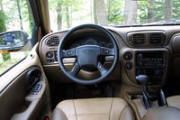 これは、上級グレードたるLTZ。なおトレイルブレイザーには、バンパーとオーバーフェンダーがグレーになった「2トーンカラー」も用意される。