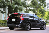 「V60 D4 R-DESIGN」のリアビュー。