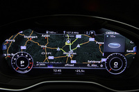 「アウディバーチャルコックピット」
    