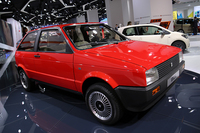 セアトが一角に据えていたのは、1984年「セアト・イビーザ」。過度にエモーショナルなデザインの小型車があふれるなか、そのフォルムは一服の清涼感を見る者に与える。