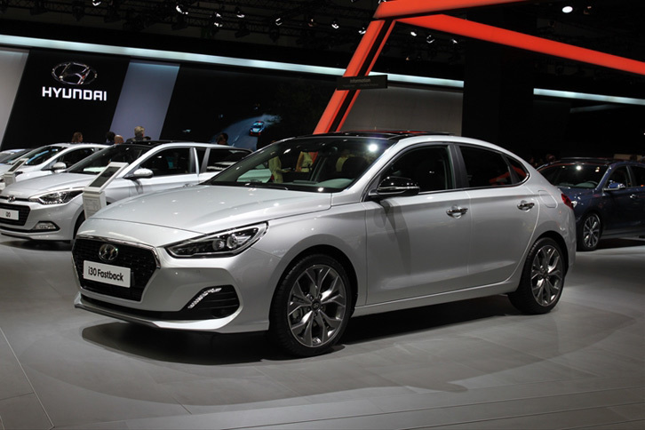 ヒュンダイi30ファストバック（エクステリア）