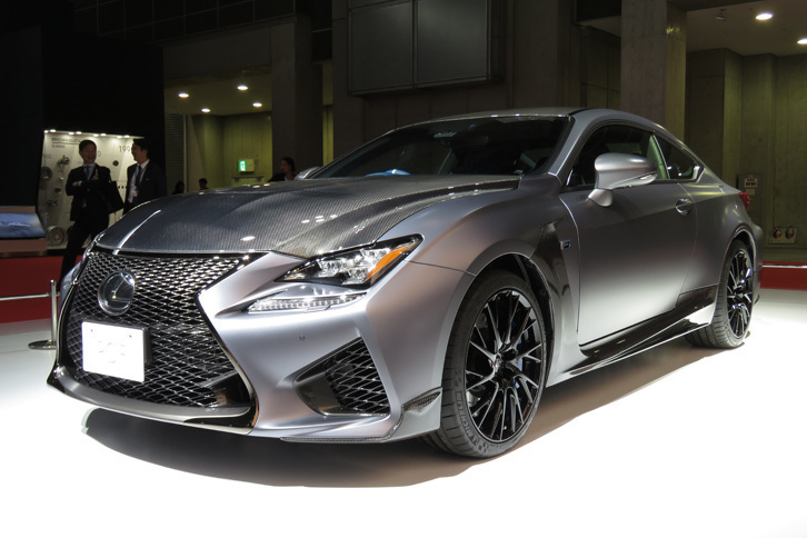 “F”シリーズの誕生10周年を祝う「レクサスRC F」の特別仕様車（エクステリア）。