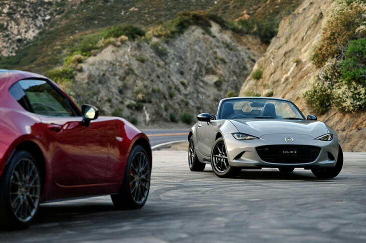 今や日本を代表するスポーツカーのひとつとなった「マツダ・ロードスター」。筆者は、このクルマはMTで乗るに限ると断言する。