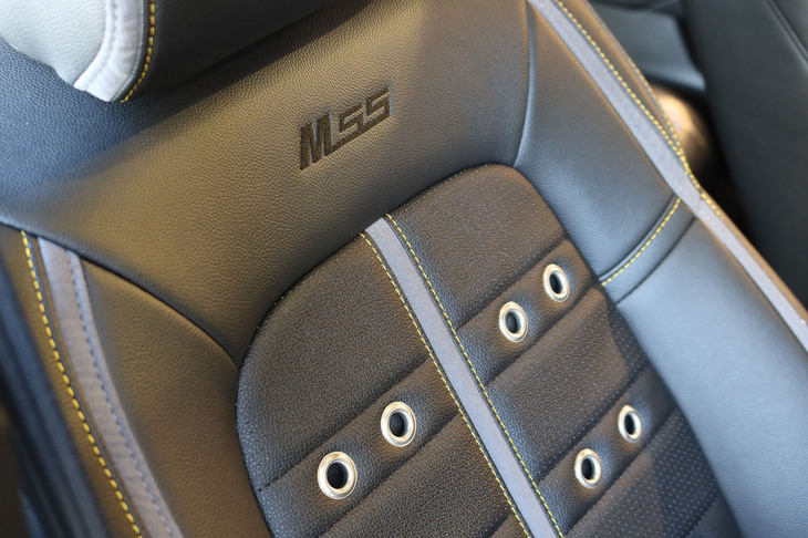 ミツオカM55ファーストエディションe：HEV EX（フロントシートの背もたれ）