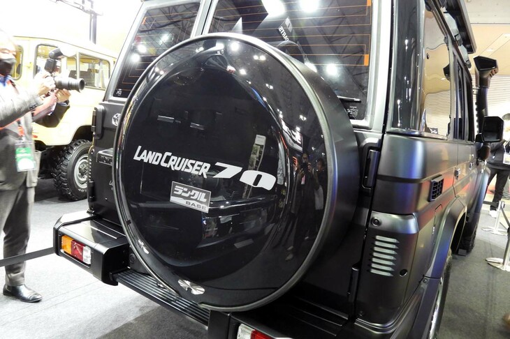 ランクルBASEカスタム「ブラッククルーザー70」