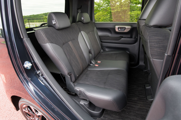 ホンダN-WGNカスタム L・ターボ Honda SENSING（リアシート）