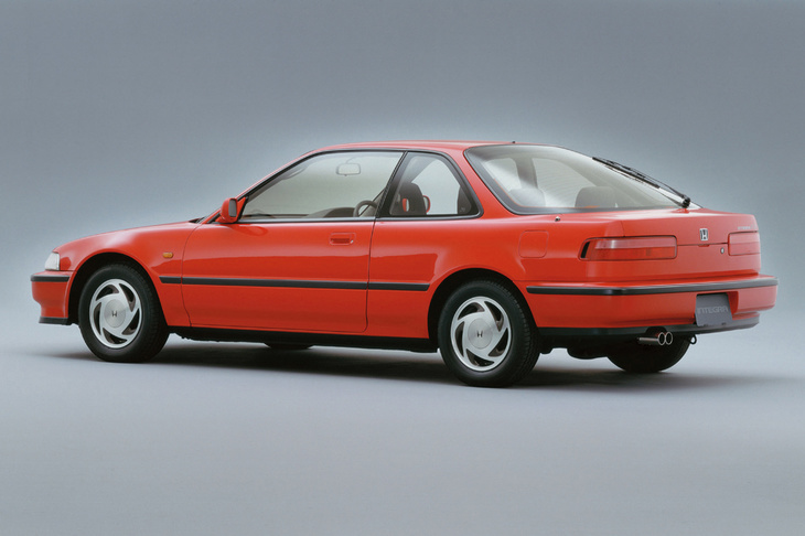 俳優のマイケル・J・フォックスがCMキャラクターを務めた、2代目「ホンダ・インテグラ」。
	永福：「『Iペース』のリアビューは、インテグラにソックリじゃありませんか？」