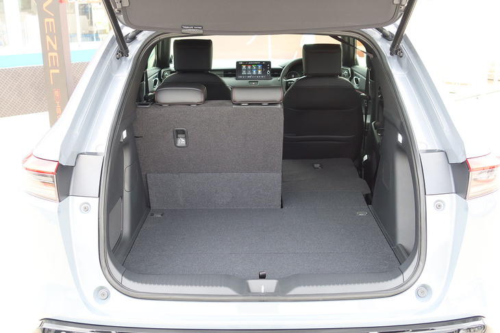 ホンダ・ヴェゼルe：HEV RS（ラゲッジルーム）