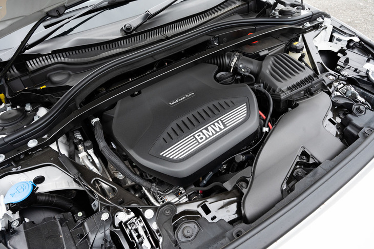 最高出力150PS、最大トルク350N・mを発生する2リッター直4ディーゼルターボエンジン。燃費は17.1km/リッターとされている（WLTCモード）。