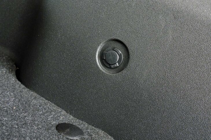 スズキ・ジムニー ノマド（ユーティリティーナット）