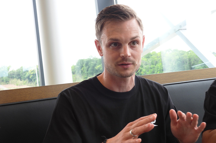 フォルクスワーゲンRデベロップメントで、「ゴルフR」担当のインテグレーションマネジャーを務めるヨーナス・ティーレバイン氏。車両の感性や機能性領域の管理を担っている。