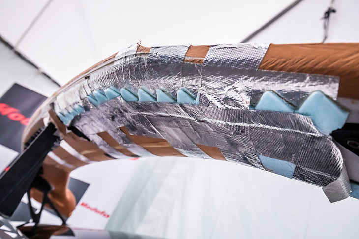 「テールゲートスポイラー」の開発に用いられた試作品。何十回にも及ぶトライアンドエラーを繰り返し、製品化にこぎ着けたという。