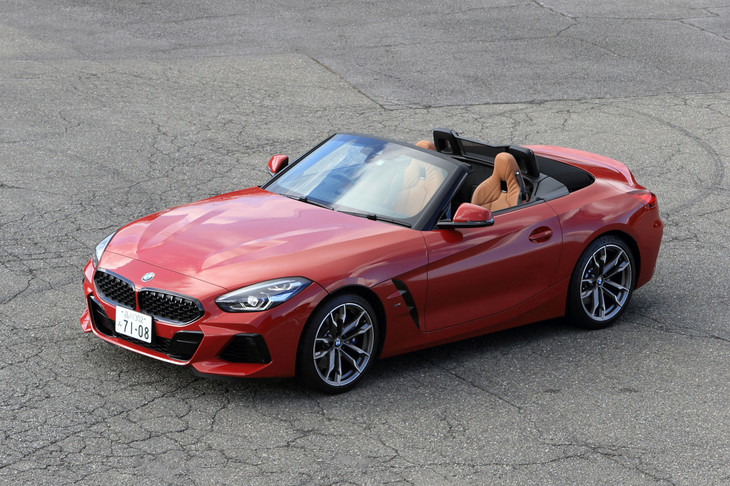 「スープラ」の兄弟車であるオープン2シーター「Z4」。ボディー形状は言うに及ばず、両車の外観に似たところはあまりない。こちらの価格帯は566万～835万円。