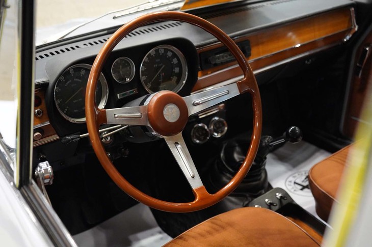 アルファ・ロメオ・ジュリア スーパー（1973年）／ワールドヴィンテージカーズ