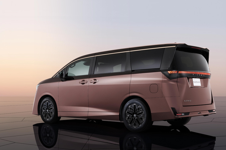 4代目となる新型「エルグランド」の正式発表は2026年夏ごろの予定。元祖高級ミニバンの復権なるか、マーケットの反応が今から楽しみだ。