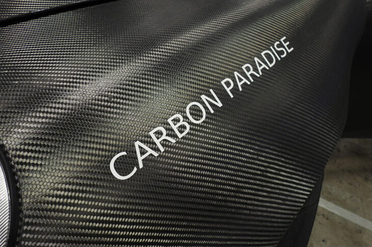 ドライCFRPワイドボディーキットを装着した「ポルシェ・ボクスター」（986）。