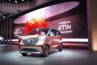 「日産IMk」のコンセプトカーも東京モーターショーでお披露目された。新開発の電気自動車用プラットフォームを採用している。