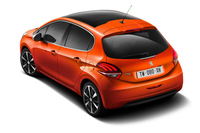 装備充実の「プジョー208」、250台限定で発売