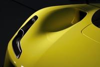 内外装ともに、トリノのグランストゥディオがデザインを担当した。