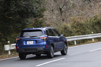 「N-FERA RU1」はポルシェだけでなく、国産SUVとの組み合わせもばっちりだ。