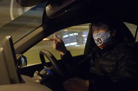 アクセルのダイレクト感はハイブリッドとは雲泥の差。これぞ中高年カーマニアが泣いて喜ぶ漢（おとこ）のセダンといえよう。シャシーの出来栄えも含め、「IS」はもうドイツ御三家を超えている！