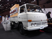 同じ50周年でもレストアの苦労がうかがえた一台。初代「三菱キャンター」。2013年の東京ショーにて。