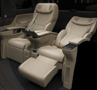 内装が十分に豪華で快適装備も充実しながら、外観はごく普通の「アルファード」でしかないという点が、まさに「アルファード スペーシャスラウンジ」の特徴。レクサスではぜいたくすぎるがトヨタ車ならばオンブズマンの追及をかわせるのではと考える自治体の首長や、公用車で通勤できるような高級官僚に注目されるかも？