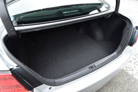 トランクルーム。荷物の出し入れがしやすいよう、開口部が広く取られている。